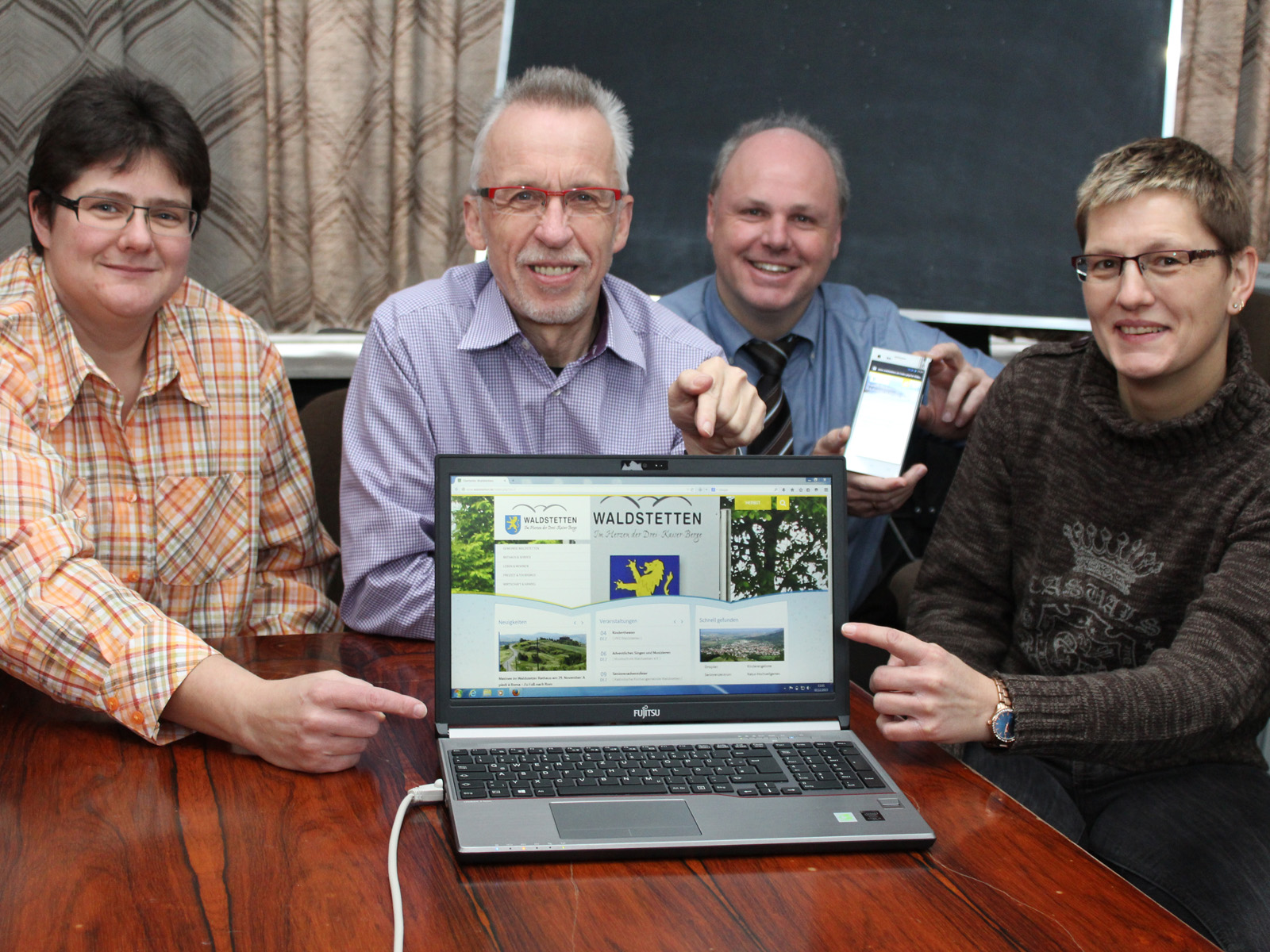  Das ist sie: Die neue Homepage der Gemeinde Waldstetten, die nun auch auf Handy und Tablet aufrufbar ist. 