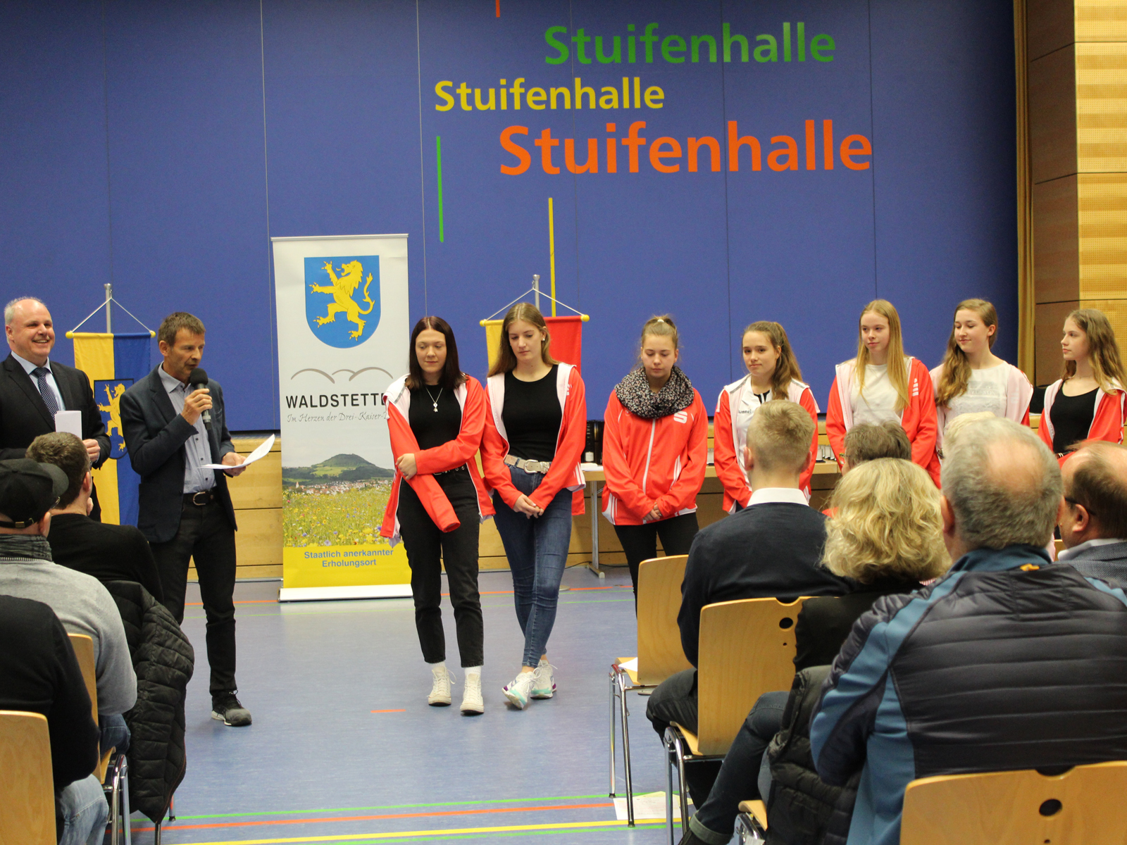  Die Handballerinnen der Franz von Assisi-Schule wurden Landesmeister und belegten im darauf folgenden Bodensee-Schulcup den 4. Platz 