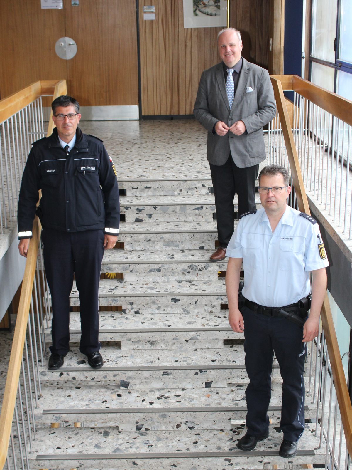  Markus Deuter (links) sowie Polizeipostenleiter Frank Belstler und Schultes Michael Rembold. 