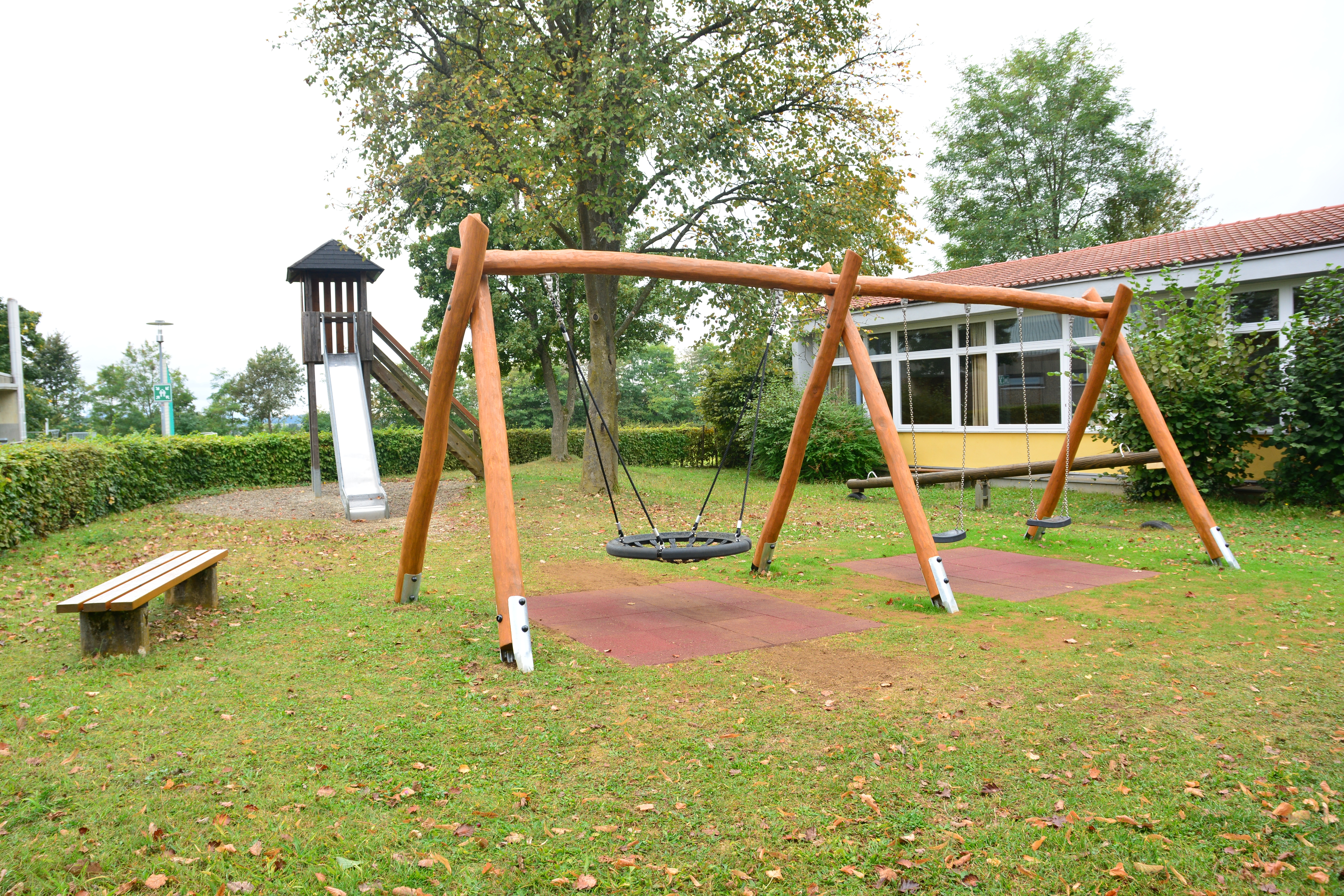  Der neu gestaltete Spielplatz zwischen Grundschule und Kaiserberghalle. 