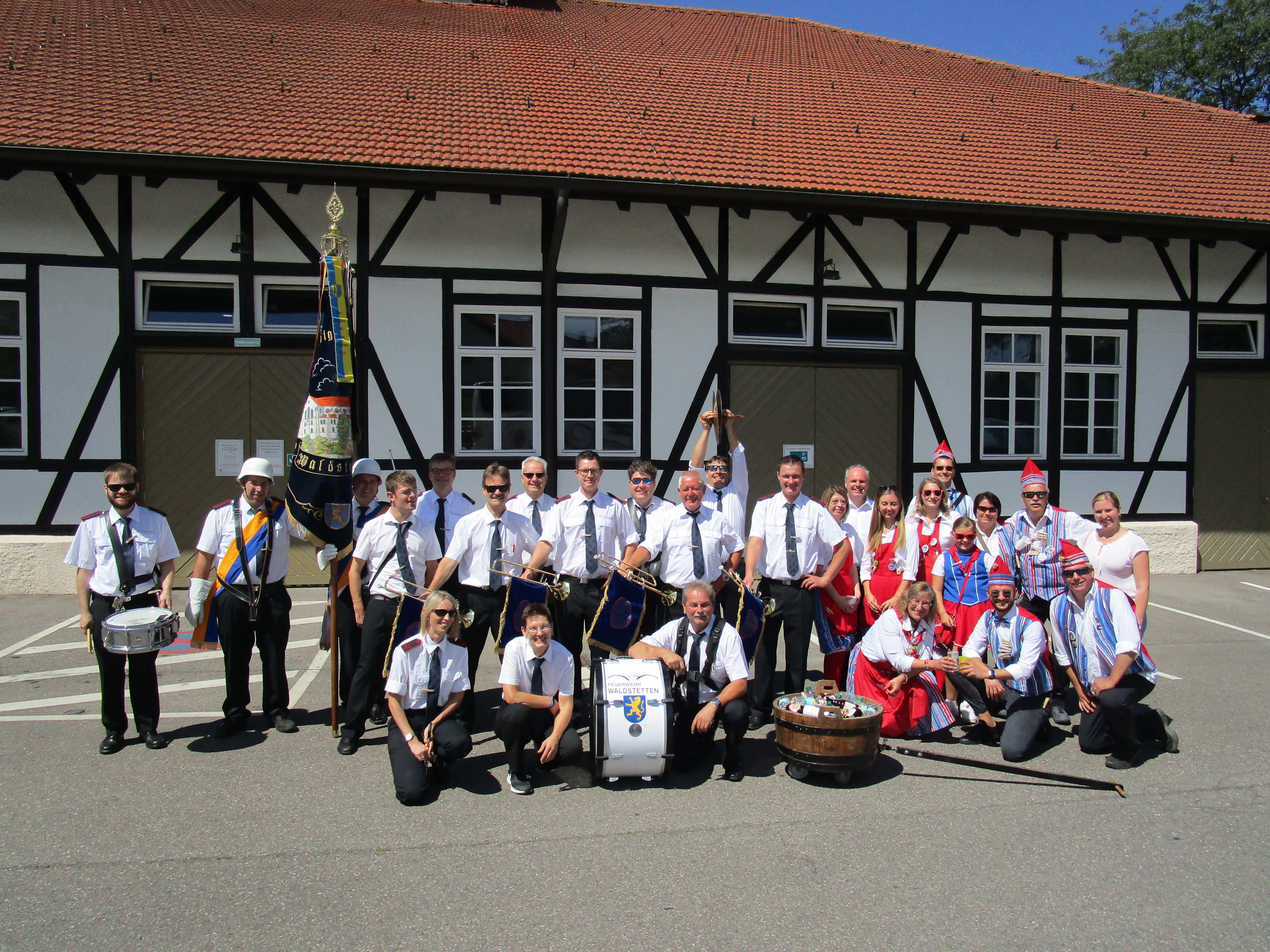  Die Gruppe der Gemeinde Waldstetten beim Umzug in Fellbach zum Abschluss des 121. Deutschen Wandertages 