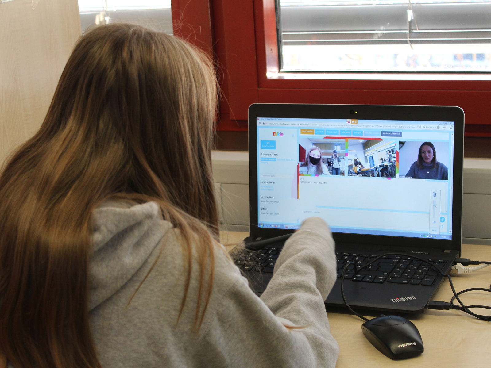  Digitaler Unterricht an der GMS - von zuhause können sich die Schüler auf die Plattform der Schule einloggen 