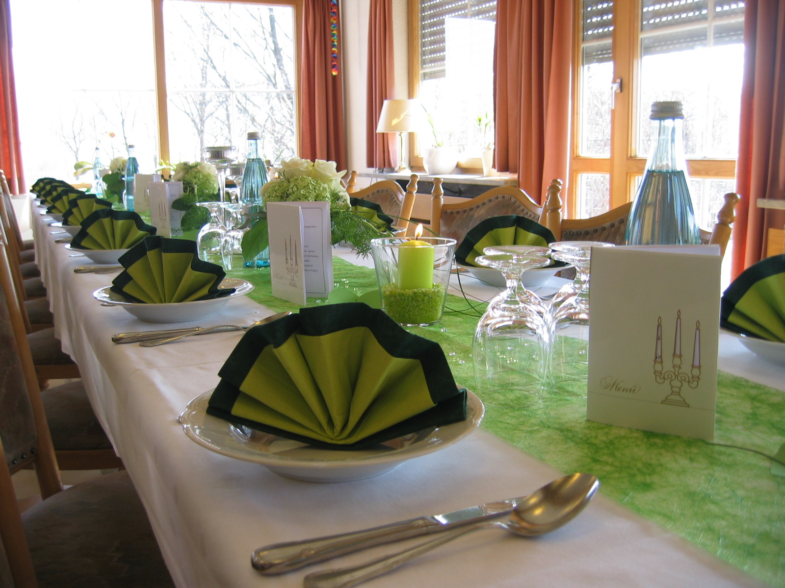  Festliche Tischdekoration beim ehemaligen Gasthaus Adler in Wißgoldingen 