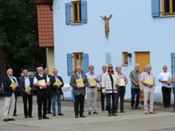 Am 17. Juli 2020 erschien „Das Heimatbuch“ - 26 Autoren und 40 Fotografen liefern das Material für 388 informative Seiten über die Gemeinde Waldstetten