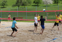 Beachvolleyballfelder im Waldstetter Freibad wurden mit einem Turnier eröffnet