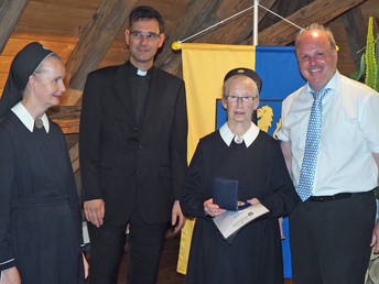 Verleihung der Bürgermedaille an Gemeindeschwester Hannetrud Auber am 18. Juli