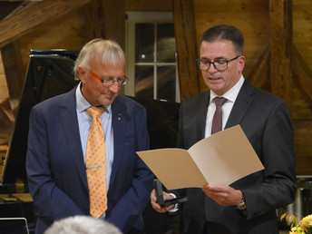 Verleihung der Staufermedaille an Johannes Josef Miller am 10. November 2023 im Bürgersaal