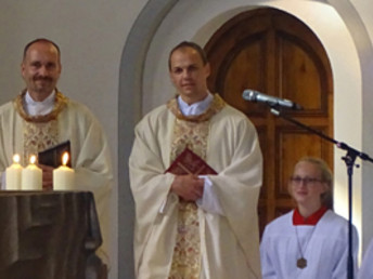 Kirchliche und weltliche Gemeinden heißen die beiden neuen Pfarrer der Seelsorgeeinheit Unterm Hohenrechberg auf's Herzlichste willkommen