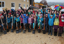 Spatenstich für den Erweiterungsbau des Grundschulgebäudes der Gemeinschaftsschule Unterm Hohenrechberg